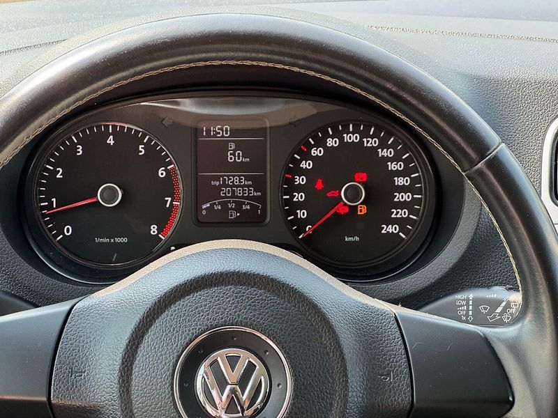 Volkswagen Polo (2012) 1.2 TSI MATCH 66kW - fotka 16 z 42