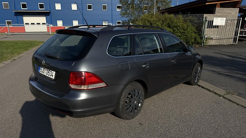 Volkswagen Golf Variant (2008) 2.0TDI DSG 103KW  - fotka 7 z 18