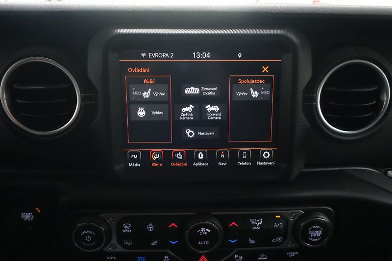 Jeep Wrangler (2022) 2.0 4xe PHEV Unlimited Sahara - fotka 28 z 50
