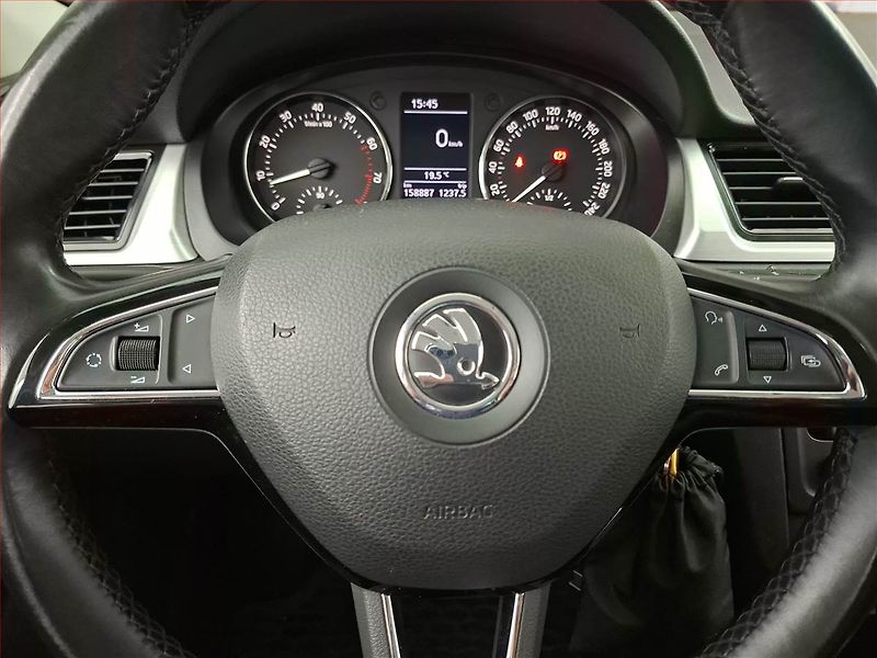 Škoda Rapid (2013) Spaceback 1.2 TSI - fotka 15 z 16