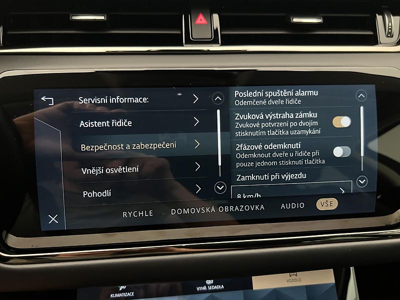 Land Rover Range Rover Evoque D200 AWD HSE AUT - fotka 46 z 53