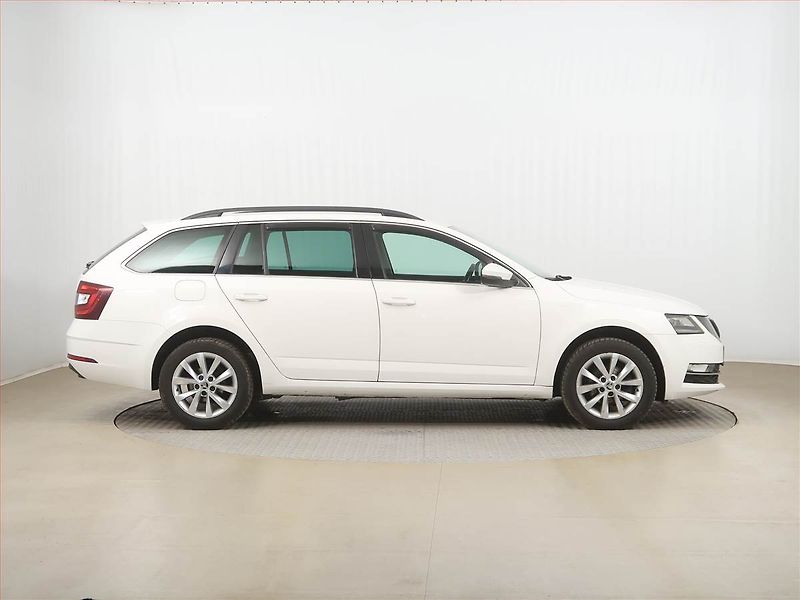Škoda Octavia (2017) Ambition Plus 1.6 TDI - fotka 6 z 14
