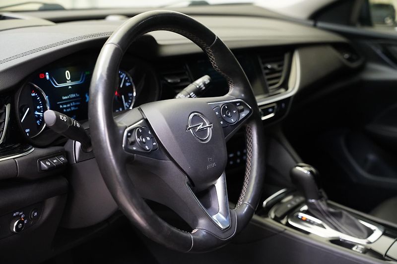 Opel Insignia - fotka 14 z 27