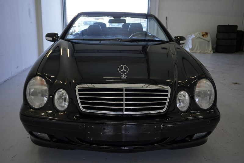 Mercedes-Benz CLK 4,3 AMG V8 AUTOMAT - fotka 2 z 28