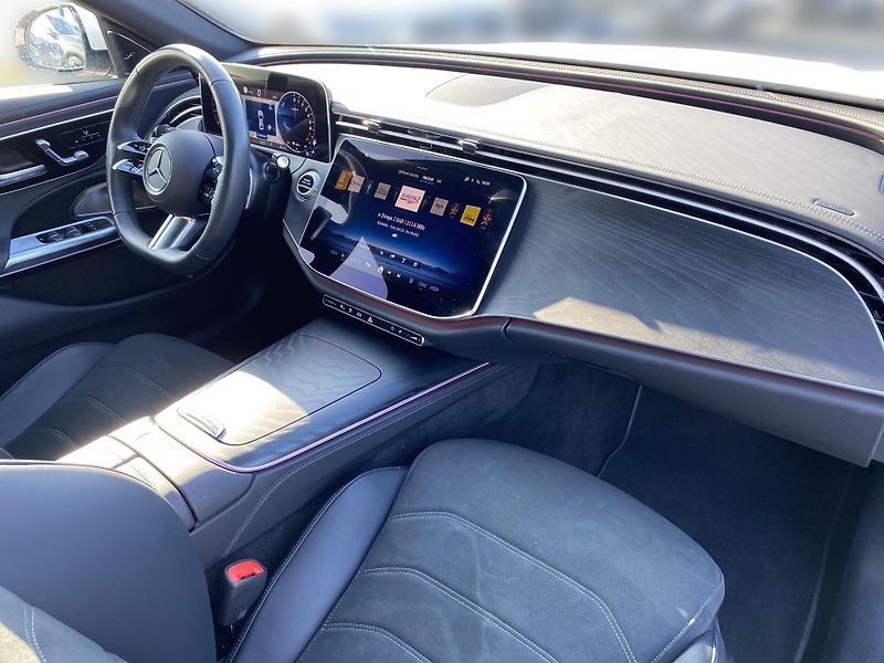 Mercedes-Benz Třídy E E 400e 4M AMG BURMESTER 4D - fotka 19 z 26