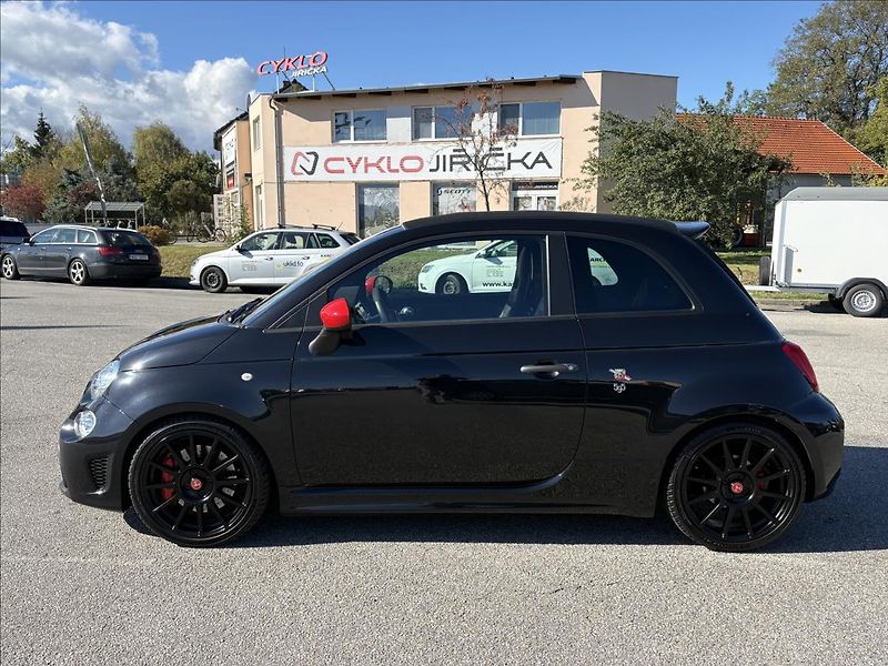 Abarth 595C 1,4 ESSEESSE 132 kW,Xenon,Navi - fotka 40 z 42