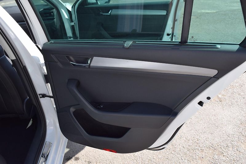 Škoda Superb (2018) 1.5TSI 110kw DSG 