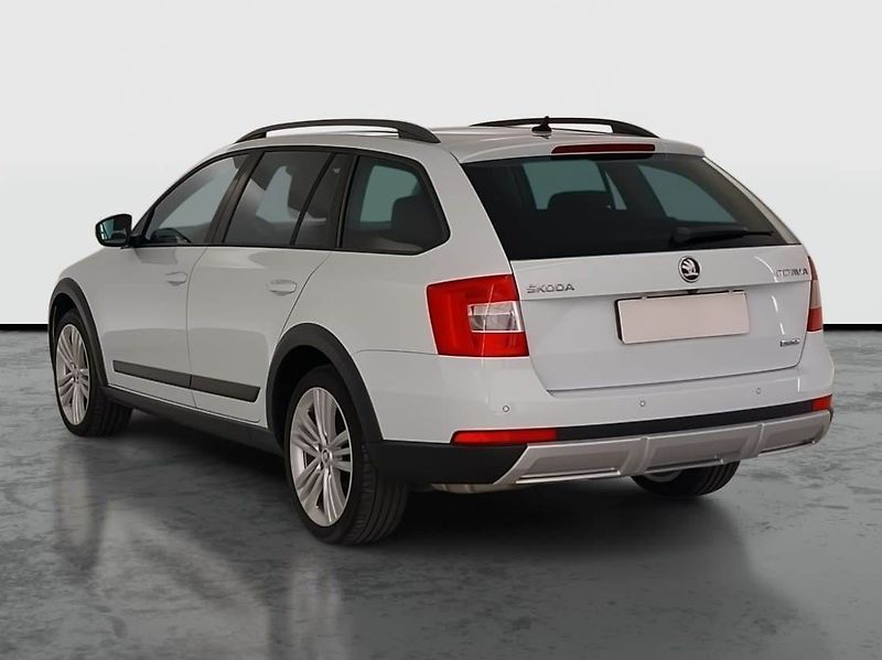 Škoda Octavia (2015) Scout 2.0 TDI, 4X4, Automat - fotka 4 z 22