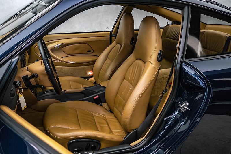 Porsche 911 911 Carrera 996 - fotka 11 z 19