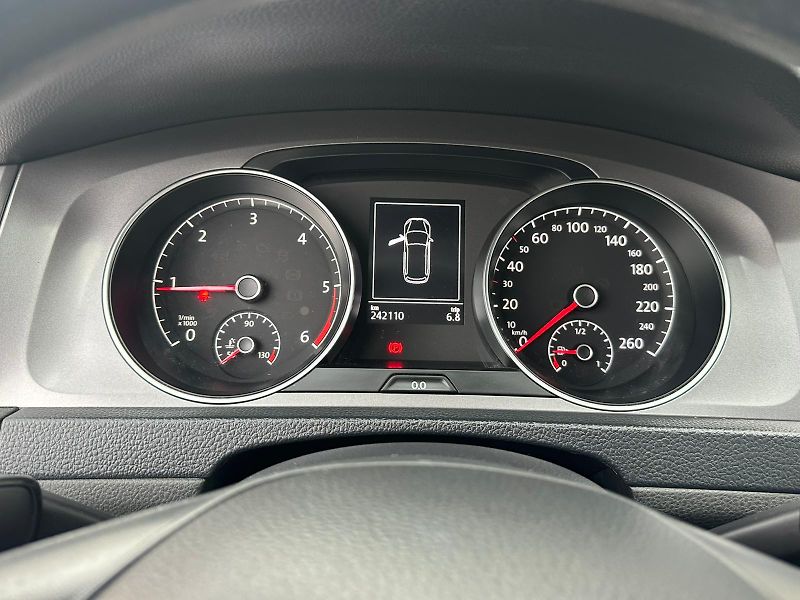 Volkswagen Golf (2014) 1.6TDi, 77KW - fotka 13 z 20