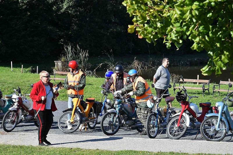 Kublovský sraz mopedů