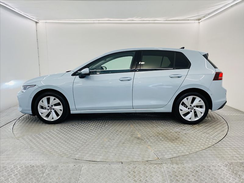 Volkswagen Golf 1,5 TSI 110 kW People - fotka 3 z 24
