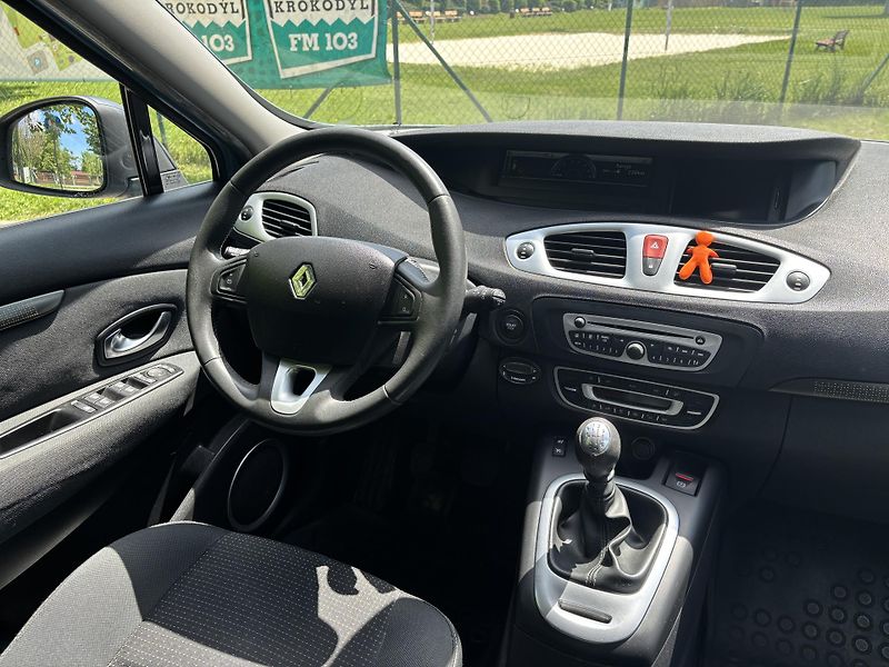 Renault Scénic 1.4 TCe Dynamique - fotka 22 z 26