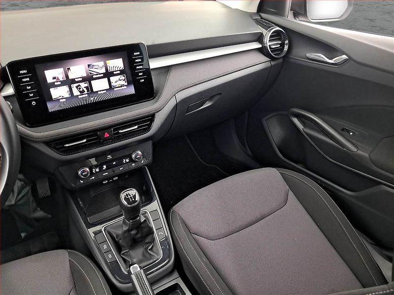Škoda Fabia (2021) Ambition 1.0 TSI, Serv.kniha - fotka 8 z 19