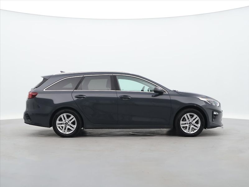 Kia Ceed 1,4 T-GDI Fresh CZ - fotka 8 z 27