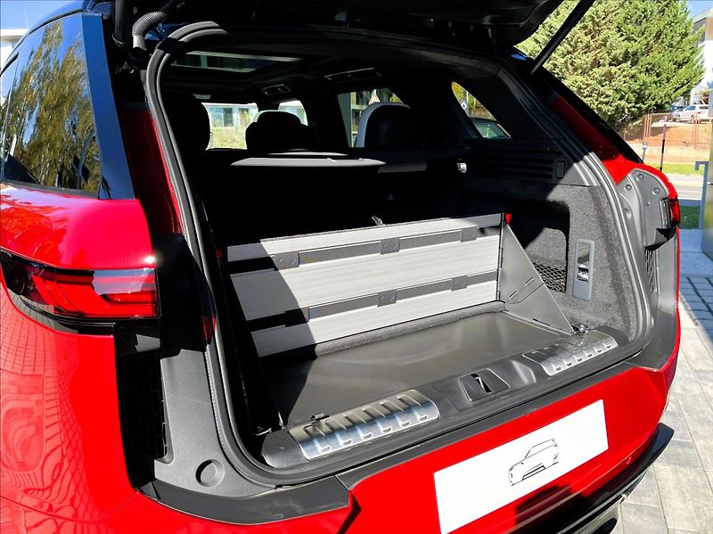 Land Rover Range Rover Sport (2026) 3,0 P460e DYNAMIC SE PHEV - fotka 7 z 38