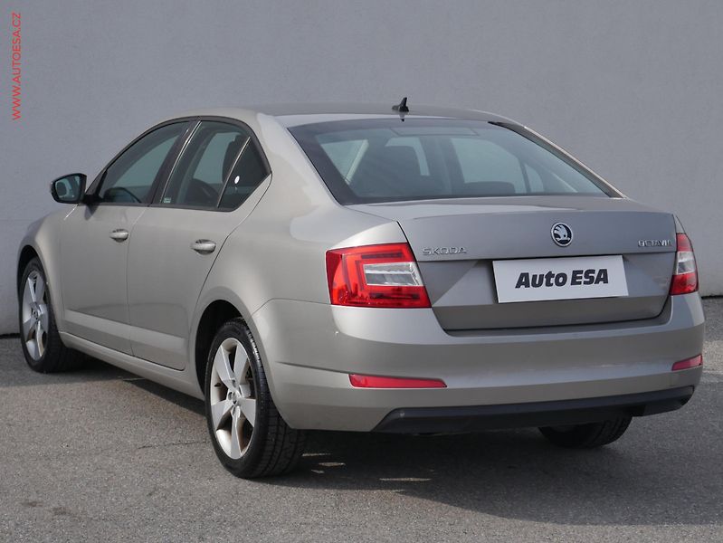 Škoda Octavia (2016) 1.6TDi, ČR, GreenLine - fotka 6 z 17