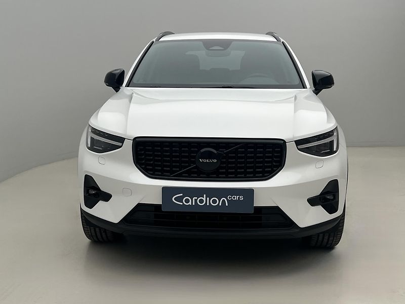 Volvo XC40 (2026) B4 PLUS BLACK EDITION AUT - fotka 13 z 37