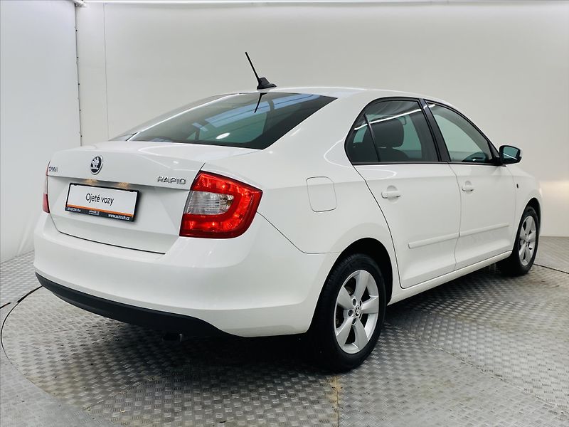 Škoda Rapid 1,2 TSI 77 kW Ambition - fotka 22 z 25