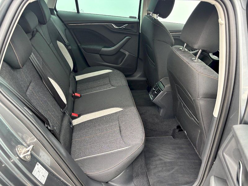 Škoda Scala (2025) 1.0 TSI 85kW Selection - fotka 26 z 35