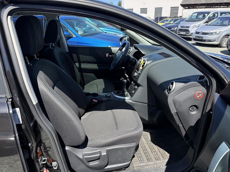 Nissan Qashqai 2.0 DCI 4x4 - fotka 10 z 13