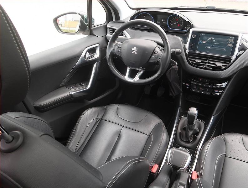 Peugeot 2008 (2014) 1.6 VTi, Serv.kniha, Navi - fotka 7 z 19