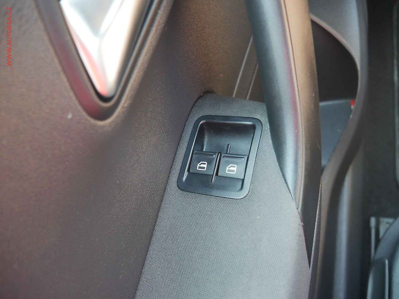Volkswagen Polo (2011) 1.2 TSi, Style - fotka 12 z 13