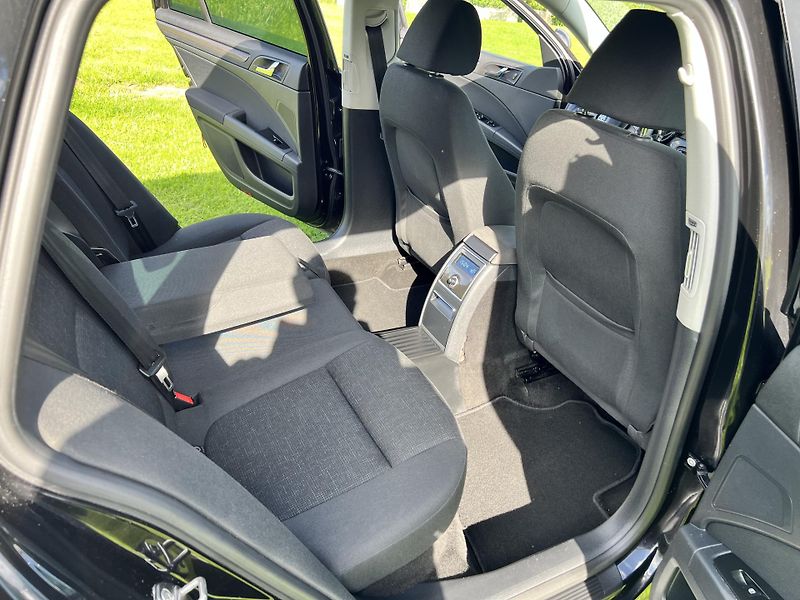 Škoda Superb 2.0TDI 103KW,DIGIKLIMA,TZ,ALU - fotka 19 z 48