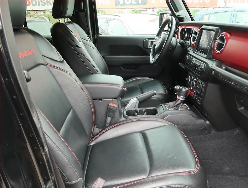 Jeep Wrangler (2019) 2.2 MultiJet - fotka 9 z 17