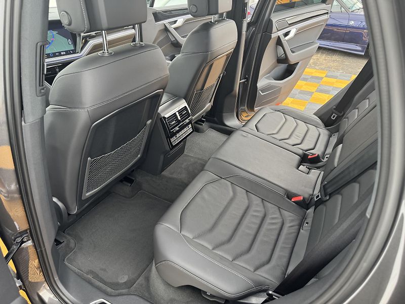 Volkswagen Touareg 3.0Tdi*1-MAJ*DPH*R-LINE*HUD* - fotka 12 z 47