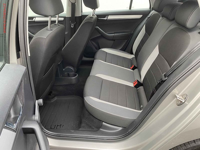 Škoda Rapid (2017) 1.0TSi, ČR, servis.kniha, AC - fotka 10 z 16