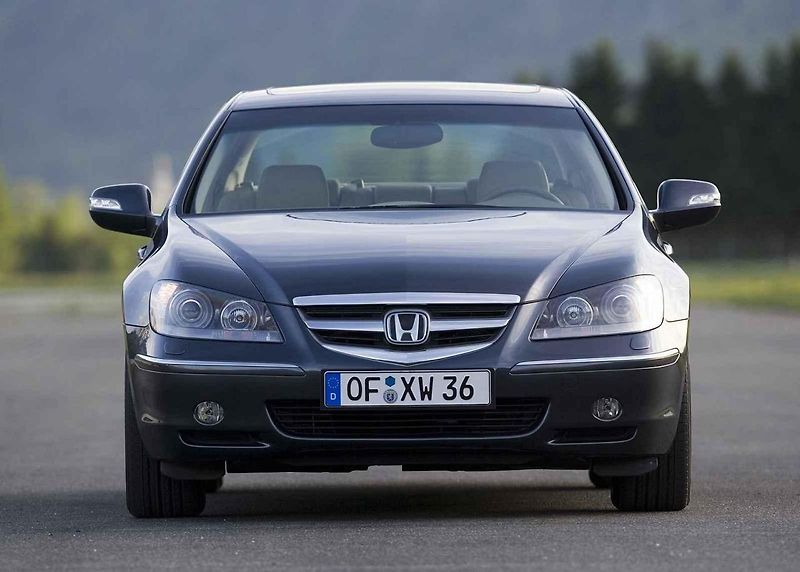 Honda Legend se dnes v bazarech prodává jen po kusech. Stačí na ni ale 200 tisíc korun.