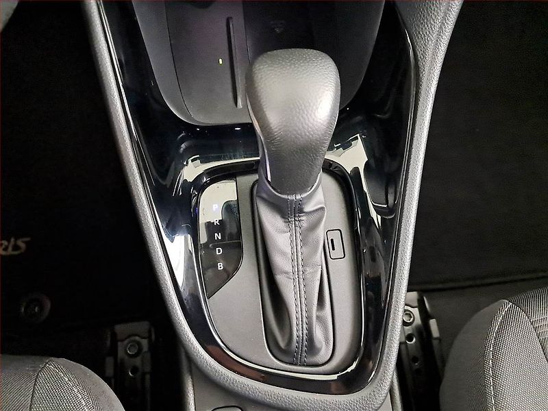 Toyota Yaris (2025) 1.5 VVT-i Hybrid - fotka 13 z 17