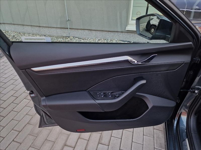 Škoda Octavia 2.0TDI Style, původ ČR,1.Maj. - fotka 38 z 50