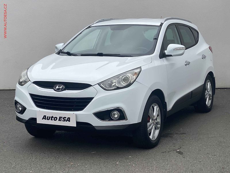 Hyundai ix35 (2010) 2.0 i 4WD, ČR, AC, TZ, park - fotka 3 z 16