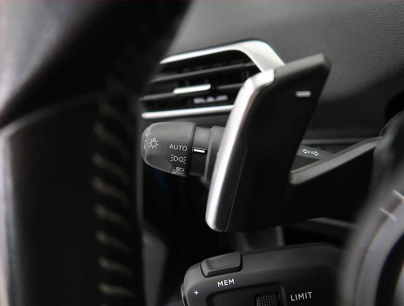 Peugeot 5008 (2022) Active 1.5 BlueHDi, Automat - fotka 22 z 23