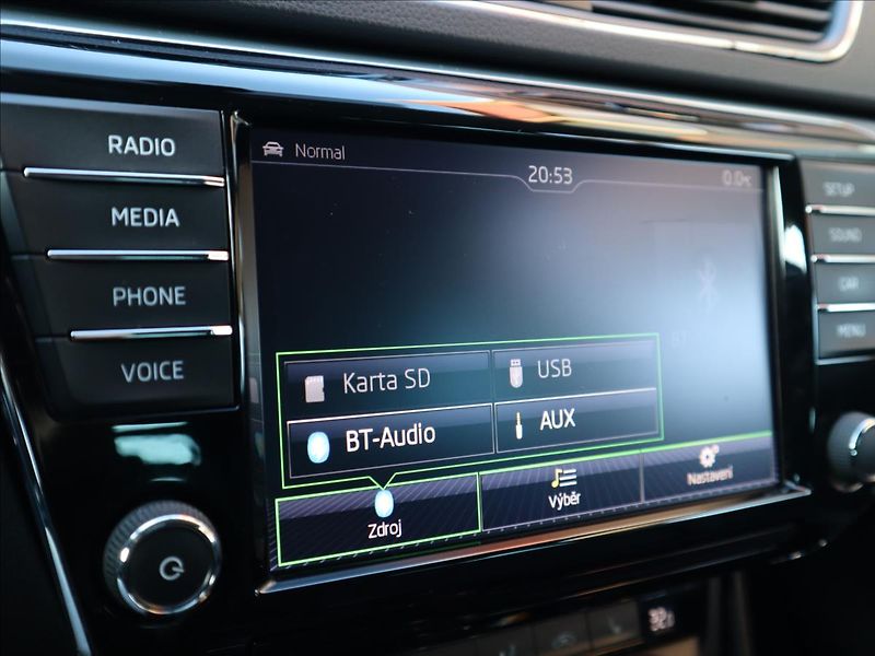Škoda Superb 2,0 TDi, Kessy, FrontAssist, P - fotka 15 z 40