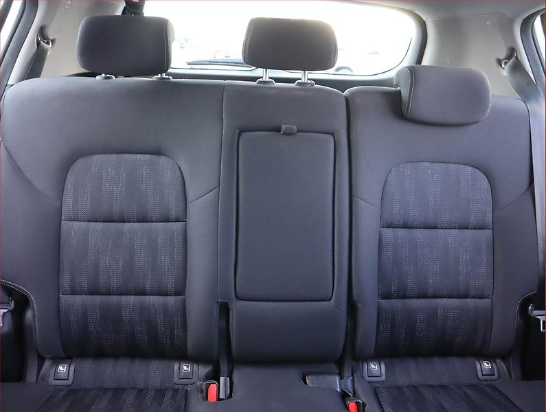 Kia Sportage (2021) 1.6 T-GDI, 4X4, Serv.kniha - fotka 10 z 18