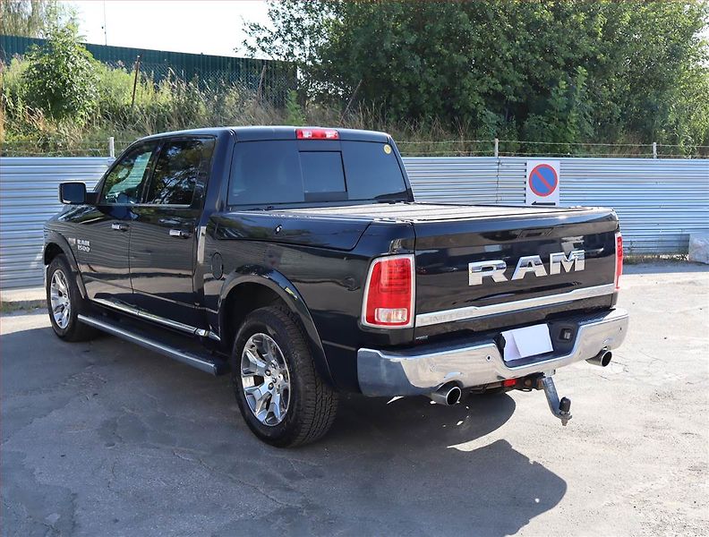 Dodge RAM (2018) 5.7 V8 HEMI - fotka 4 z 23