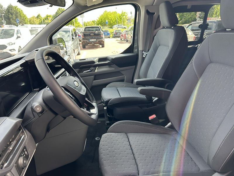Ford Tourneo Custom Titanium L2 2.0 EcoBlue 110 kW - fotka 14 z 29