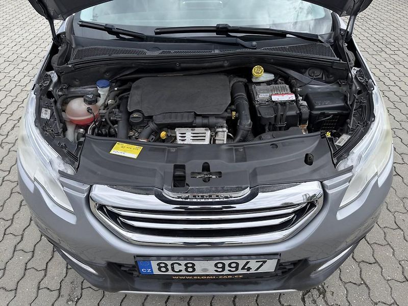 Peugeot 2008 1.2T 81 kW navigace, serviska - fotka 12 z 18