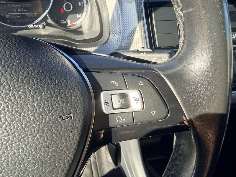 Volkswagen e-up! 64kW KAMERA - fotka 19 z 36
