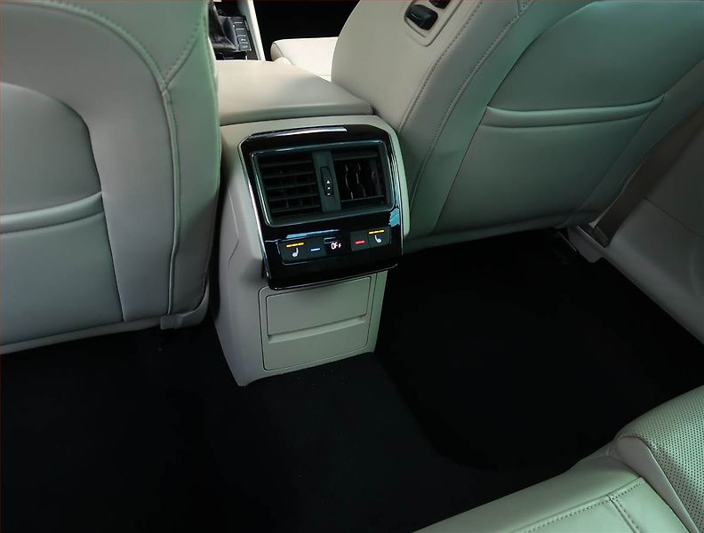 Škoda Superb (2016) Style Plus 2.0 TDI, Kůže, Navi - fotka 22 z 22