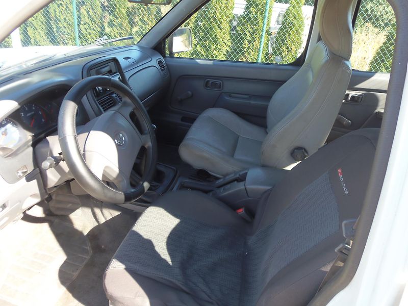 Nissan Navara (2004) 2.5 TD 4x4 redukce tažné 3T CZ - fotka 8 z 23
