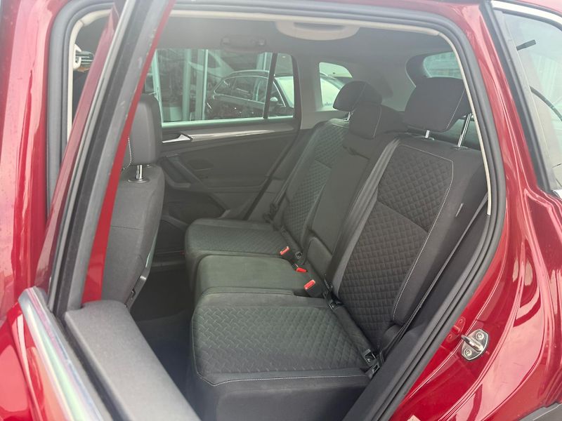 Volkswagen Tiguan 2.0TDI 110KW 4x4 DSG NOVÝ MOTO - fotka 17 z 20