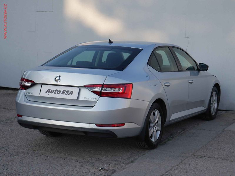 Škoda Superb (2017) 1.4TSi, ČR, AC, temp - fotka 6 z 17