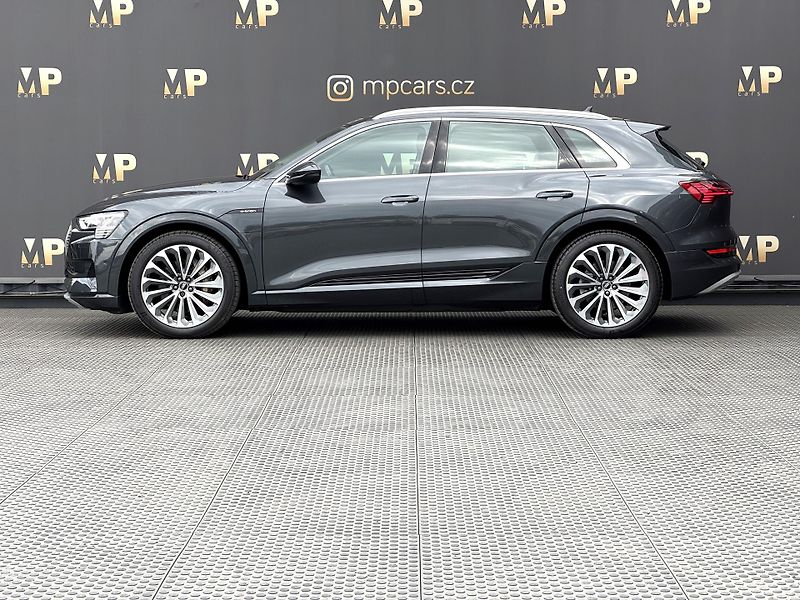 Audi e-tron (2020) Quattro 230kW Advanced, PANO - fotka 5 z 54