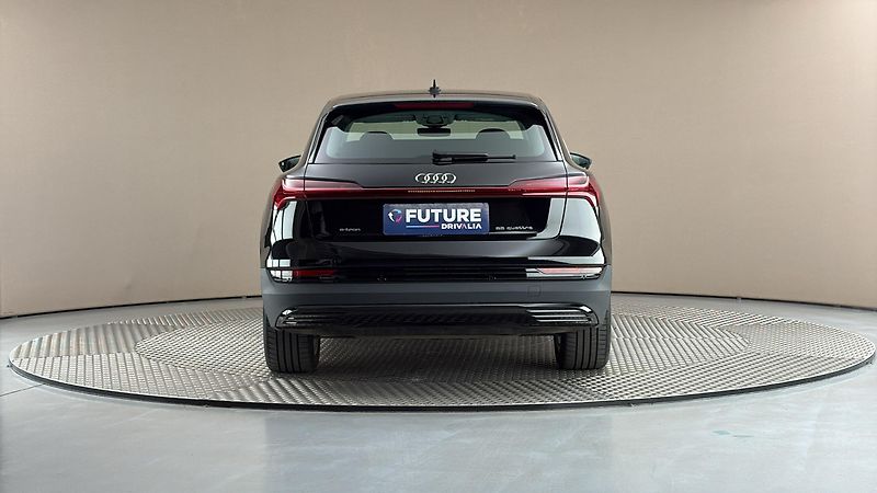 Audi e-tron 55 AUT Quattro - fotka 5 z 26