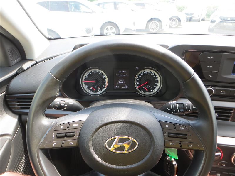 Hyundai Bayon 1,0 tGDI 74kW Comfort Club ČR - fotka 19 z 22
