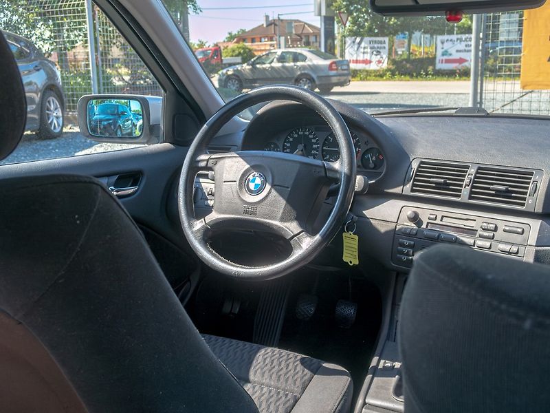 BMW Řada 3 (2000) 1.9i 77KW DIGI – po servisu - fotka 13 z 32